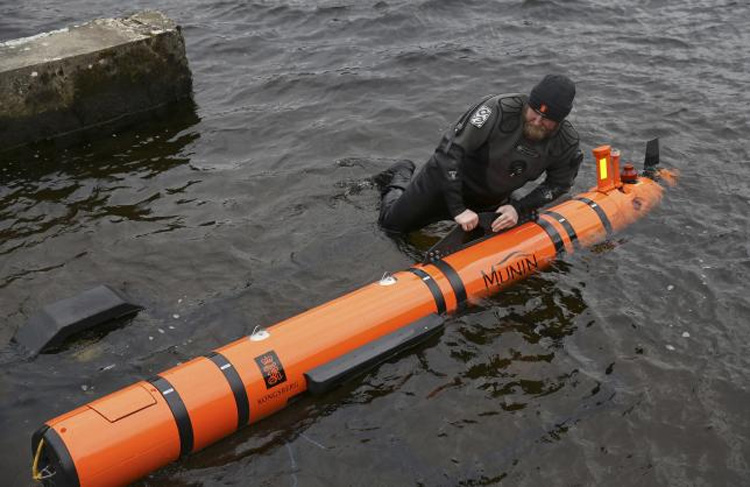 Onderwater-drone vindt replica monster Loch Ness