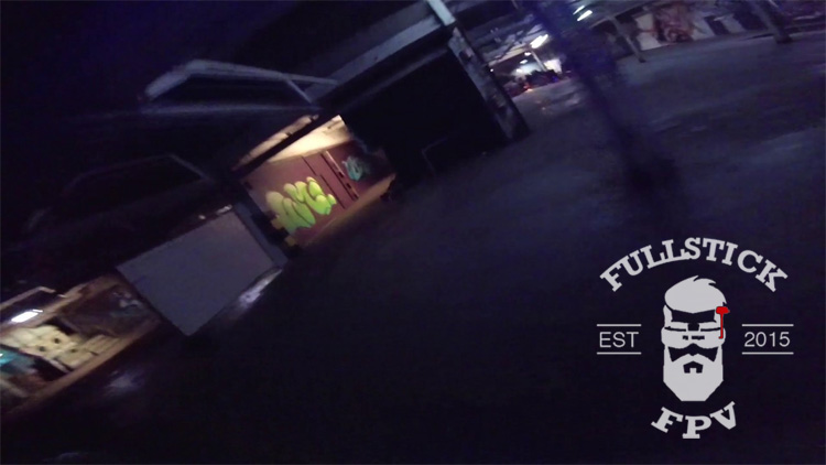 Fullstick FPV raast door Indoor Graffiti Museum