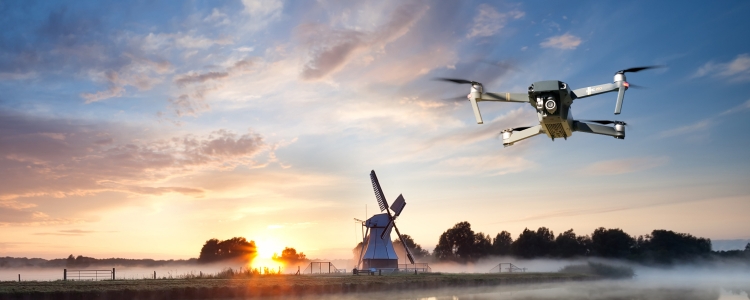 Belle Aerials - Dronebeelden hoge waterstand van de rivier de Lek bij Wijk bij Duurstede