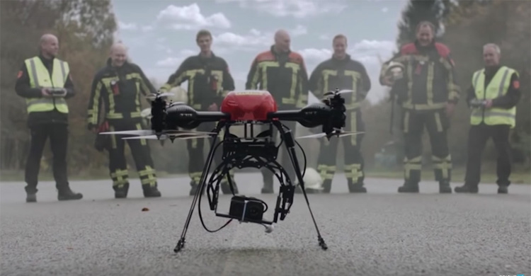 Drone blust brand wolkenkrabber