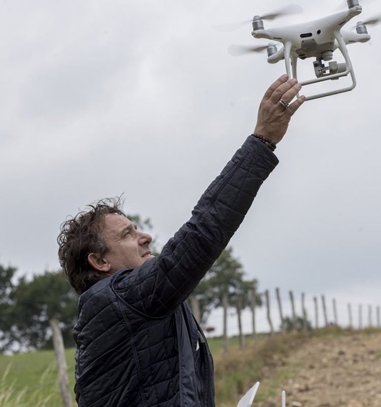 Marco Borsato vangt zijn DJI Phantom 4 Pro+