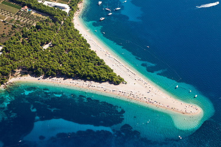 Droning Dutchman - Zlatni Rat, Kroatië gefilmd met DJI Mavic Pro