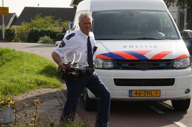 drone-stort-neer-garage-westzaan-politie